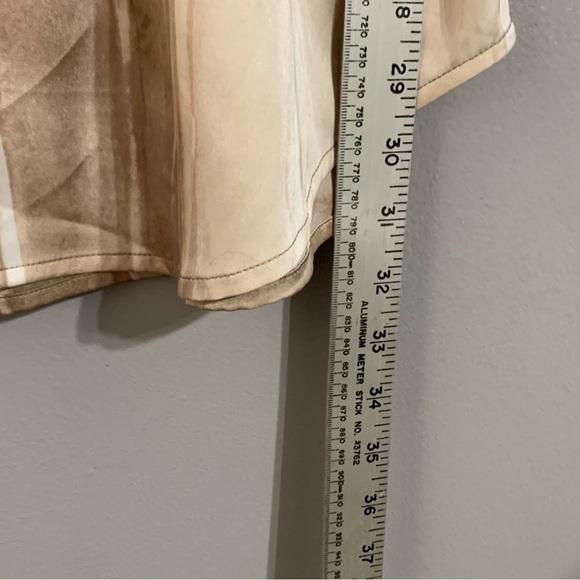 Chico’s satin abstract tunic blouse with stretchy smocked waist. Size (2)L(12) - Picture 6 of 7